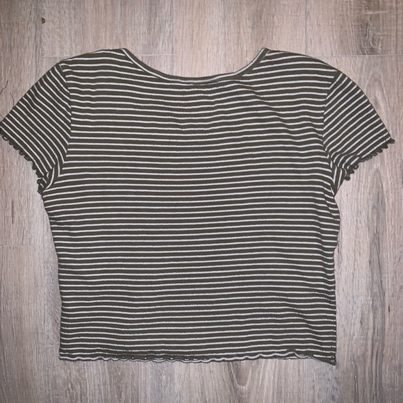 American Eagle Crop Top - Picture 2 of 3